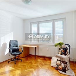 REZERVOVANÉ - Predaj, trojizbový byt Brezno