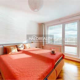 REZERVOVANÉ - Predaj, trojizbový byt Brezno