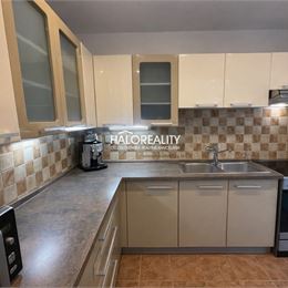 Predaj, štvorizbový byt Liptovský Hrádok, Dve lodžie, výborná poloha