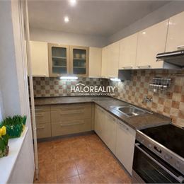 Predaj, štvorizbový byt Liptovský Hrádok, Dve lodžie, výborná poloha