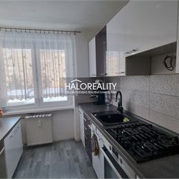 Predaj, trojizbový byt Spišská Belá - ZNÍŽENÁ CENA - EXKLUZÍVNE HALO REALITY
