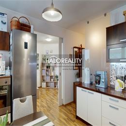 REZERVOVANÉ - Predaj, dvojizbový byt Malacky, Centrum - EXKLUZÍVNE HALO REALITY