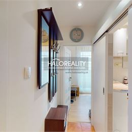 REZERVOVANÉ - Predaj, jednoizbový byt Pezinok, Sídlisko Muškát - EXKLUZÍVNE HALO REALITY