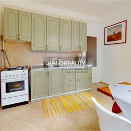 Predaj, štvorizbový byt Komárno, Hradná - ZNÍŽENÁ CENA