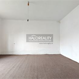 Predaj, rodinný dom s priestranným pozemkom Nesvady