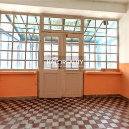 Predaj, rodinný dom s priestranným pozemkom Nesvady