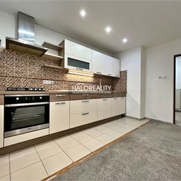 Predaj, rodinný dom Rybník, po čiastočnej rekonštrukcii, s krásnou záhradou, ihneď voľný - EXKLUZÍVNE HALO