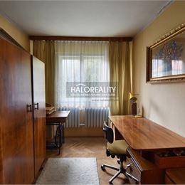 Predaj, trojizbový byt Nová Baňa - ZNÍŽENÁ CENA - EXKLUZÍVNE HALO REALITY