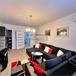 REZERVOVANÉ - Predaj, trojizbový byt Levice, Rybníky III, po rekonštrukcii, čiastočne zariadený