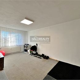 Predaj, trojizbový byt Levice, Rybníky III, po rekonštrukcii, s balkónom, čiastočne zariadený