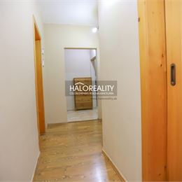 REZERVOVANÉ - Predaj, dvojizbový byt Považská Bystrica, Rozkvet - ZNÍŽENÁ CENA - EXKLUZÍVNE HALO REALITY