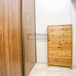 REZERVOVANÉ - Predaj, dvojizbový byt Považská Bystrica, Rozkvet - ZNÍŽENÁ CENA - EXKLUZÍVNE HALO REALITY