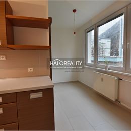 Predaj, dvojizbový byt Nová Baňa, ul. Nábrežná - EXKLUZÍVNE HALO REALITY