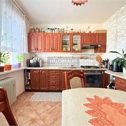 Predaj, trojizbový byt Lehota pod Vtáčnikom - ZNÍŽENÁ CENA - EXKLUZÍVNE HALO REALITY