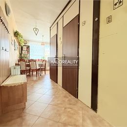 Predaj, trojizbový byt Lehota pod Vtáčnikom - ZNÍŽENÁ CENA - EXKLUZÍVNE HALO REALITY