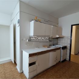 REZERVOVANÉ - Predaj, trojizbový byt Žiar nad Hronom, Vansovej - EXKLUZÍVNE HALO REALITY