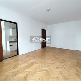 REZERVOVANÉ - Predaj, trojizbový byt Žiar nad Hronom, Vansovej - EXKLUZÍVNE HALO REALITY