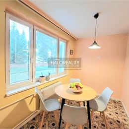 Predaj, trojizbový byt Žiar nad Hronom, blízko centra, veľkometrážny s dvoma lodžiami - ZNÍŽENÁ CENA -