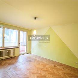 Predaj, trojizbový byt Žiar nad Hronom, blízko centra, veľkometrážny s dvoma lodžiami - ZNÍŽENÁ CENA -