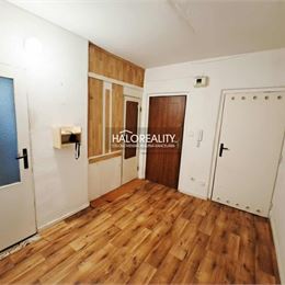 Predaj, trojizbový byt Žiar nad Hronom, blízko centra, veľkometrážny s dvoma lodžiami - ZNÍŽENÁ CENA -