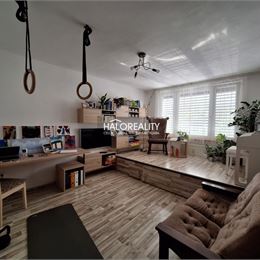 Predaj, dvojizbový byt Nová Baňa - ZNÍŽENÁ CENA - EXKLUZÍVNE HALO REALITY