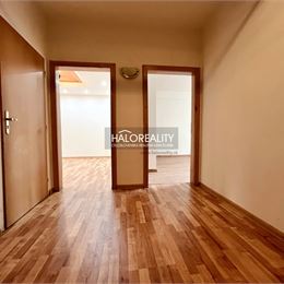 Predaj, dvojizbový byt Levice, Rybníky II, po čiastočnej rekonštrukcii, ihneď voľný