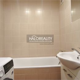 REZERVOVANÉ - Predaj, trojizbový byt Žiar nad Hronom, Centrum II - EXKLUZÍVNE HALO REALITY