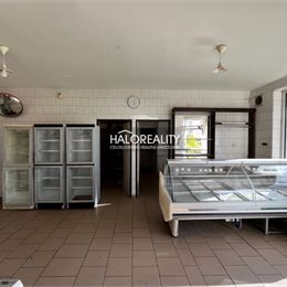 Predaj, polyfunkcia/obchodné priestory Veľké Kozmálovce, ideálne miesto na podnikanie, služby či obchod -
