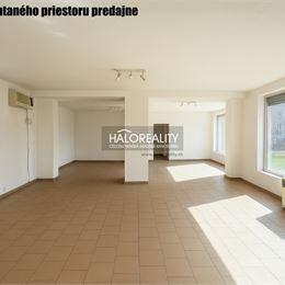 Predaj, polyfunkcia/obchodné priestory Veľké Kozmálovce, ideálne miesto na podnikanie, služby či obchod -