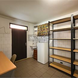 Predaj, polyfunkcia/obchodné priestory Veľké Kozmálovce, ideálne miesto na podnikanie, služby či obchod -