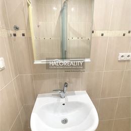 Predaj, trojizbový byt Levice, centrum