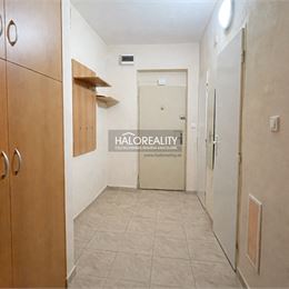 Predaj, trojizbový byt Levice, centrum