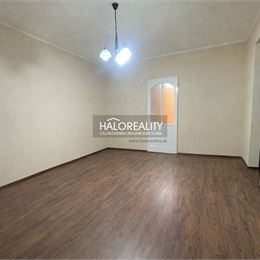 Predaj, trojizbový byt Levice, centrum