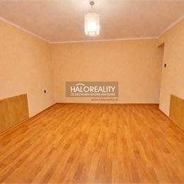 Predaj, trojizbový byt Levice, centrum