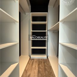 REZERVOVANÉ - Predaj, dvojizbový byt Partizánske, Luhy