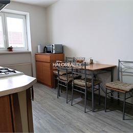 REZERVOVANÉ - Predaj, dvojizbový byt Nováky - EXKLUZÍVNE HALO REALITY