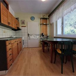 Predaj, trojizbový byt Turček, Horný Turček, garaž a parkovacie miesto - ZNÍŽENÁ CENA