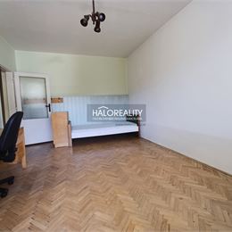 Predaj, trojizbový byt Turček, Horný Turček, garaž a parkovacie miesto - ZNÍŽENÁ CENA