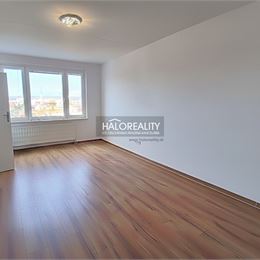 Predaj, trojizbový byt Lučenec, Červená Armáda (sídlisko Juh), príjemný, presvetlený s priestranným balkónom.