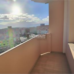 Predaj, trojizbový byt Lučenec, Červená Armáda (sídlisko Juh), príjemný, presvetlený s priestranným balkónom.