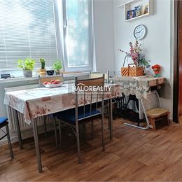 REZERVOVANÉ - Predaj, dvojizbový byt Nováky - EXKLUZÍVNE HALO REALITY