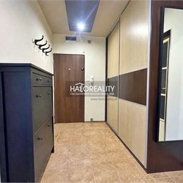 Predaj, štvorizbový byt Šahy