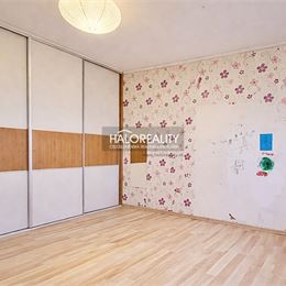 Predaj, štvorizbový byt Šahy