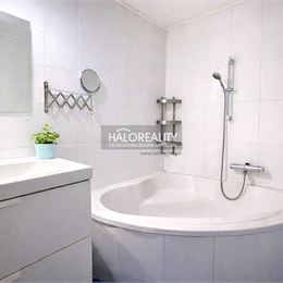 Predaj, štvorizbový byt Šahy