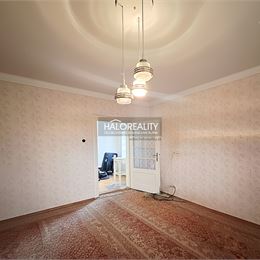 Predaj, rodinný dom Dvory nad Žitavou, dvojizbový, pôvodný stav - ZNÍŽENÁ CENA