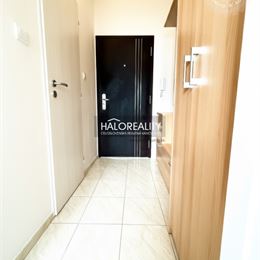 REZERVOVANÉ - Predaj, jednoizbový byt Partizánske - EXKLUZÍVNE HALO REALITY