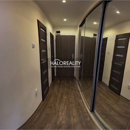 REZERVOVANÉ - Predaj, trojizbový byt Kráľovský Chlmec - EXKLUZÍVNE HALO REALITY