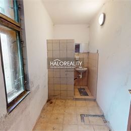 REZERVOVANÉ - Predaj, rodinný dom Ružomberok, Hrboltová, vhodný ako víkendová chalupa - EXKLUZÍVNE HALO