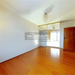 REZERVOVANÉ - Predaj, trojizbový byt Poltár - EXKLUZÍVNE HALO REALITY