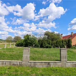 REZERVOVANÉ - Predaj, pozemok pre rodinný dom 676 m² Beluša - EXKLUZÍVNE HALO REALITY